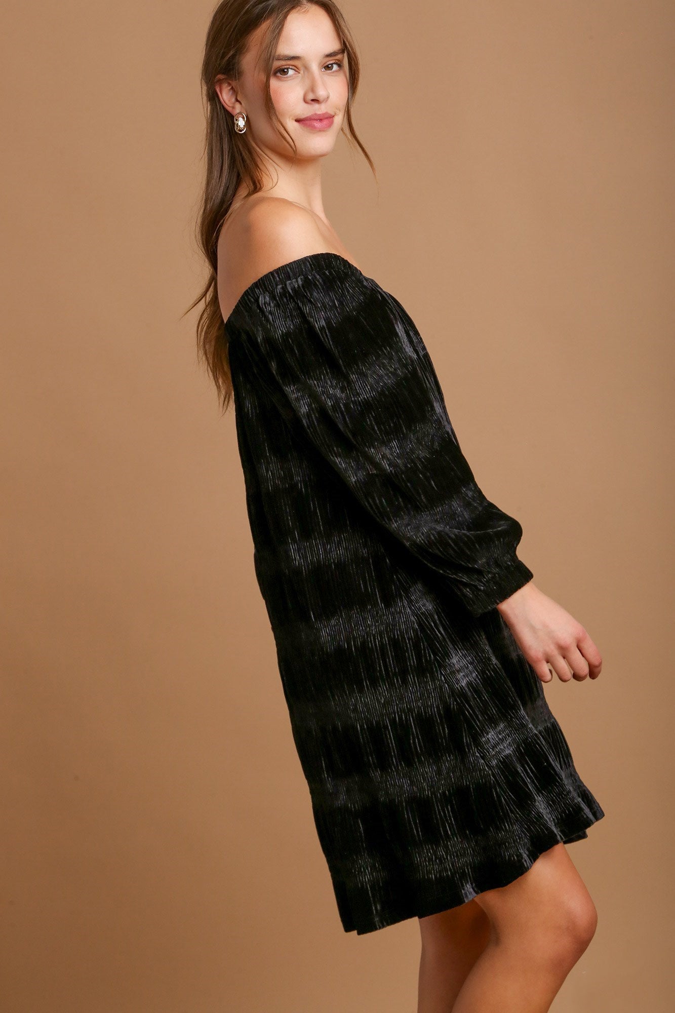 Hazel Blues® | Umgee Off-Shoulder Balloon Sleeve Velvet Mini Dress